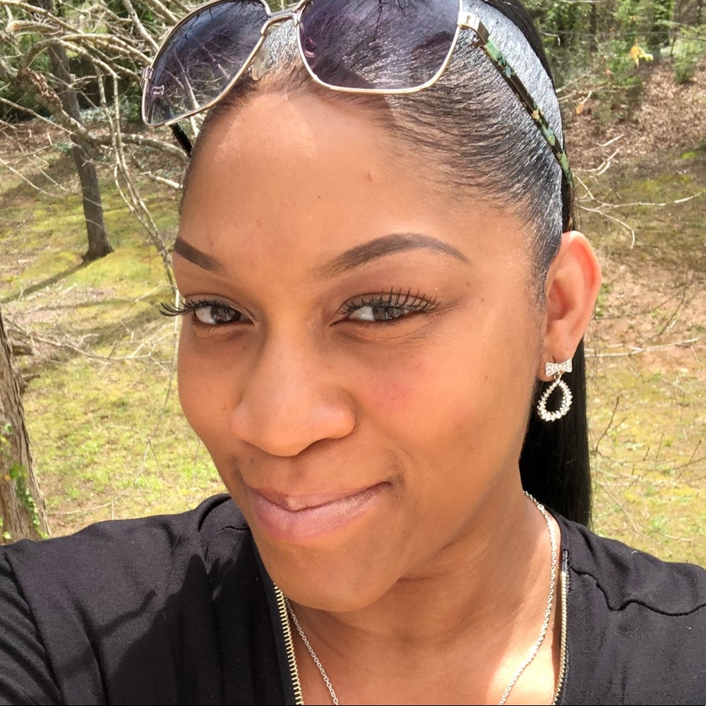 Meet your Posher, Tenesha